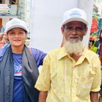 শ্রমজীবীদের মাঝে ক্যাপ বিতরণ