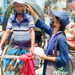 শ্রমজীবীদের মাঝে ক্যাপ বিতরণ