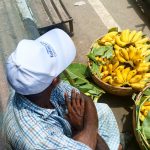 শ্রমজীবীদের মাঝে ক্যাপ বিতরণ